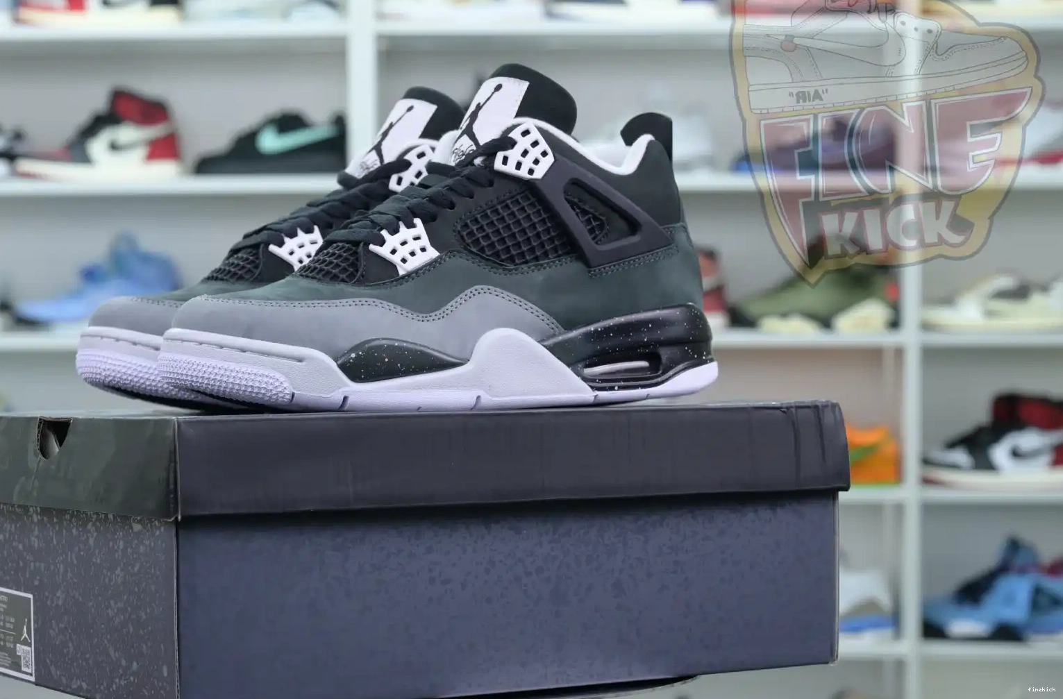 Air Jordan 4